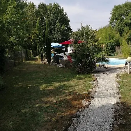 De L'aqueduc Nocleg ze śniadaniem 3*