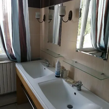 Panzió De L'aqueduc Le Douhet