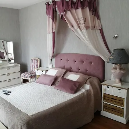 De L'aqueduc Nocleg ze śniadaniem 3*